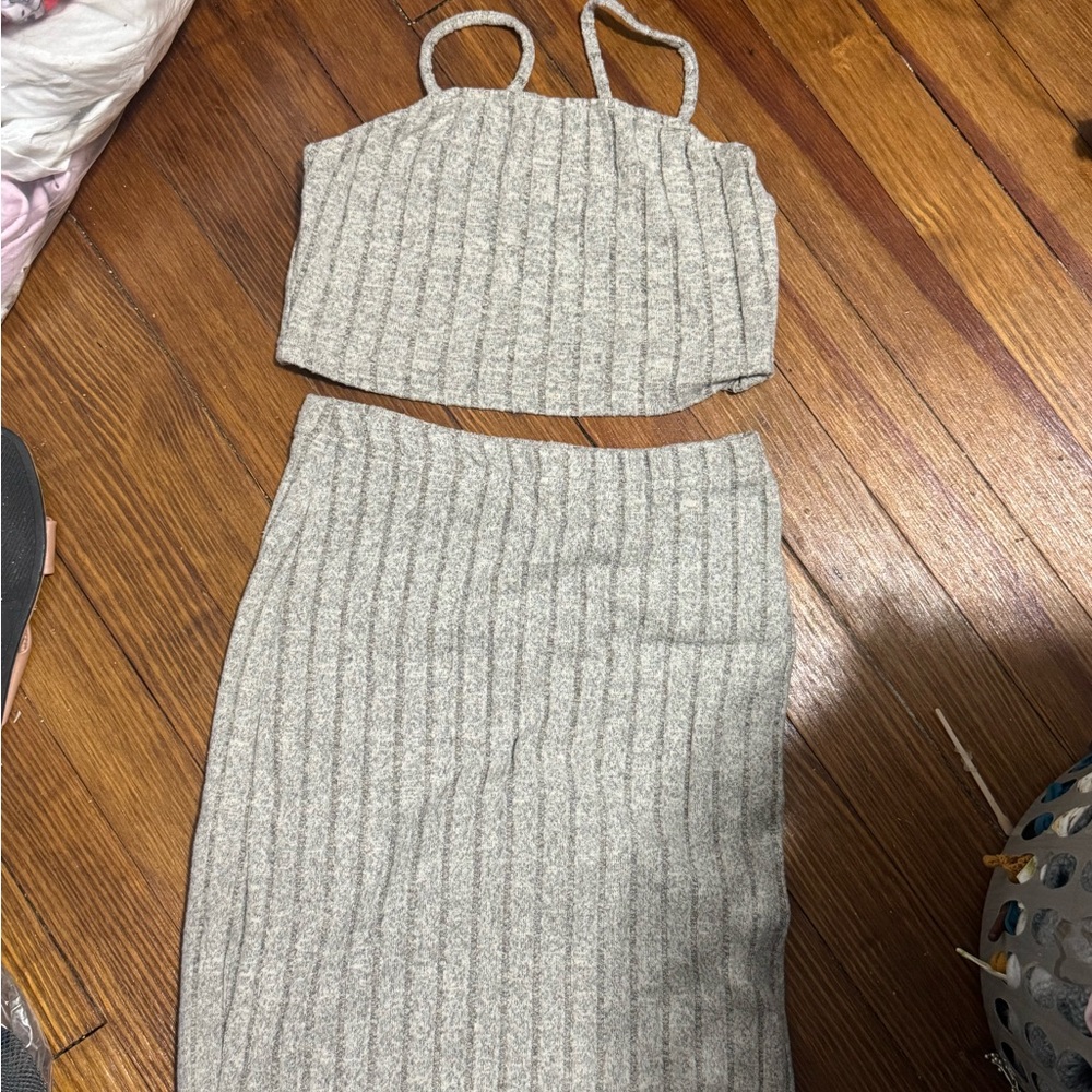 Gray Ribbed Women's Skirt Set